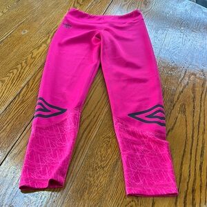 Umbro hot pink girls leggings. Size XL (14/16). Good condition.